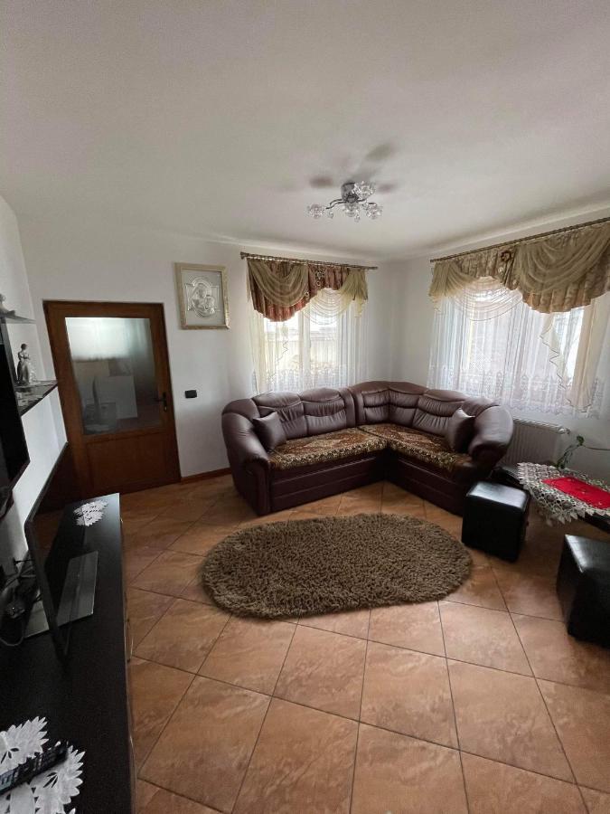 Вілла Casa Paty Менестіря-Хуморулуй Екстер'єр фото